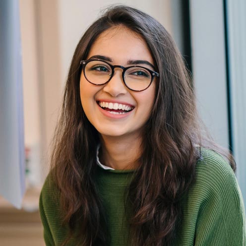 Portrait of a female Indian software engineer from Nioomi's Talent Pool